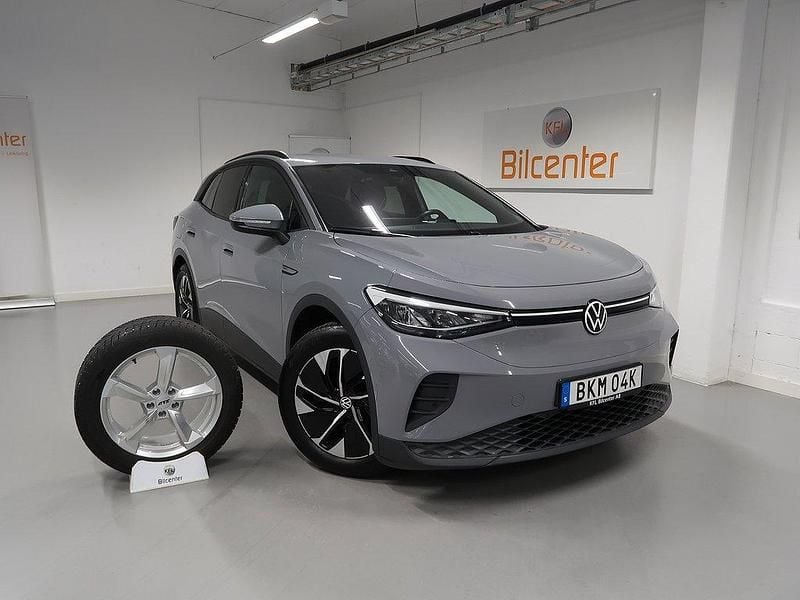 Grå Begagnad 2022 VW ID.4 Pro Performance SUV | 287 900 kr (Marknadspris) - Bild 1/3