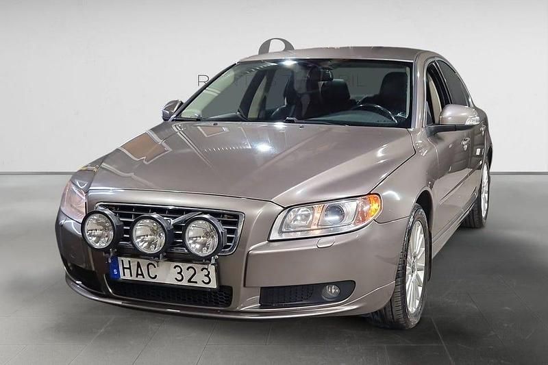 Grå Begagnad 2008 Volvo S80 Summum Sedan | 59 900 kr (Marknadspris) - Bild 1/3