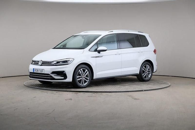 Begagnad VW Touran R-line 150 HK (110 kW) 2022 Vit Minibuss
