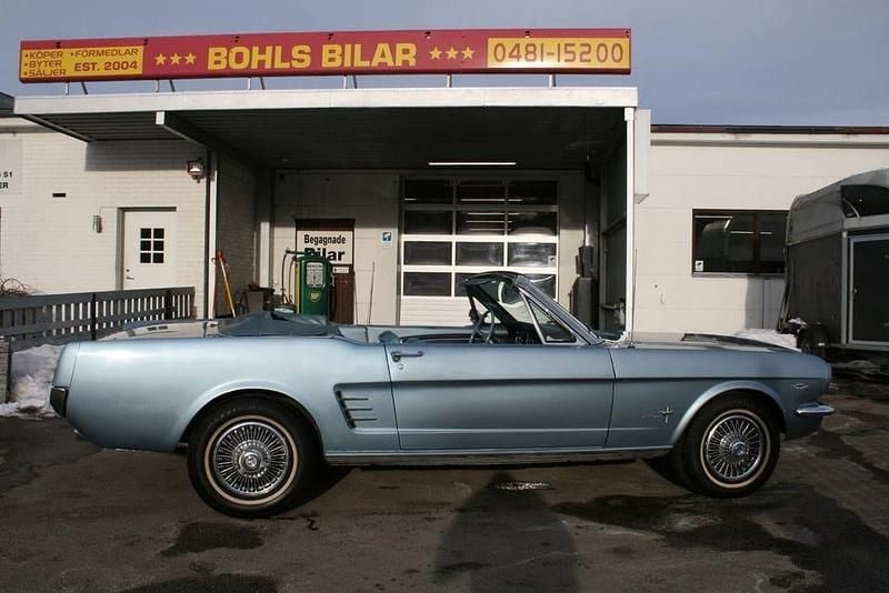 Begagnad Ford V8 203 HK (149 kW) 1966 Blå Cab