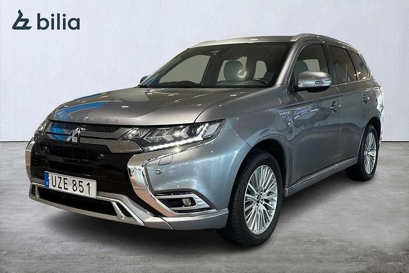 Grå Begagnad 2018 Mitsubishi Outlander P-HEV SUV | 214 500 kr (Marknadspris) - Bild 1/4