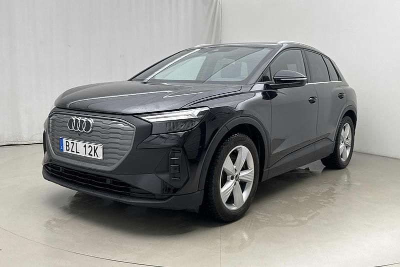 Svart Begagnad 2023 Audi Q4 e-tron SUV | 409 000 kr (Bra pris) - Bild 1/4