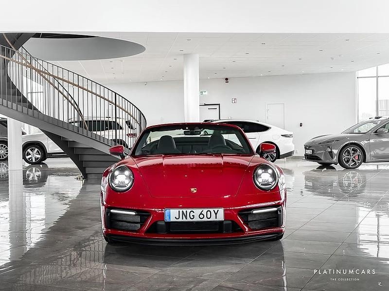 Begagnad Porsche 911 Carrera Cabriolet 480 HK (353 kW) 2022 Flerfärgad Cab