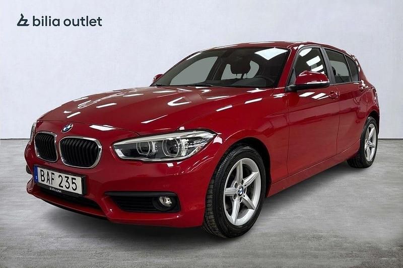 Röd Begagnad 2016 BMW 118 Advantage Halvkombi | 144 900 kr (Marknadspris) - Bild 1/3