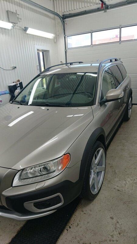 Brun Begagnad 2010 Volvo XC70 Summum SUV | 125 000 kr (Marknadspris) - Bild 1/4