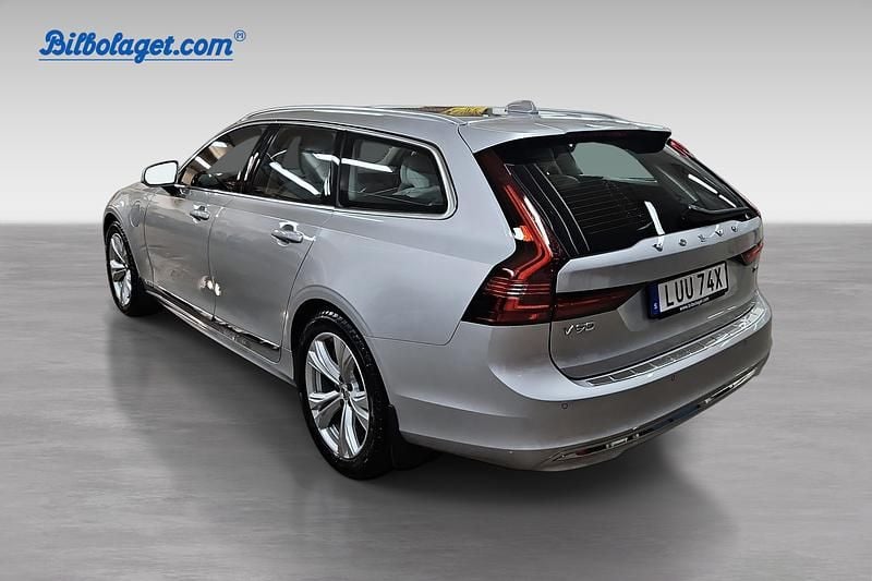 Begagnad Volvo V90 Core 349 HK (256 kW) 2025 Silver Kombi