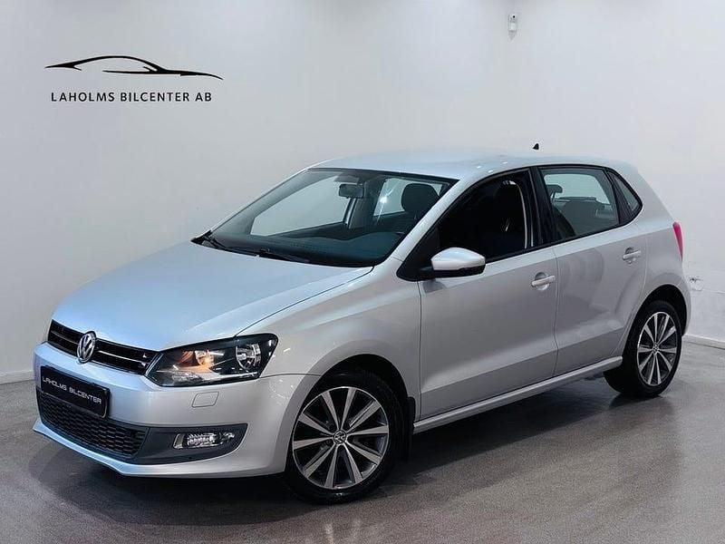 Begagnad VW Polo 90 HK (66 kW) 2012 Silver Halvkombi