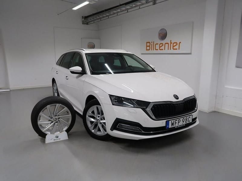 Vit Begagnad 2021 Skoda Octavia Style Kombi | 249 900 kr (Bra pris) - Bild 1/3