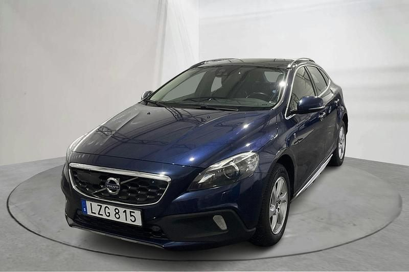 Blå Begagnad 2016 Volvo V40 CC Ocean Race Kombi | 164 800 kr (Marknadspris) - Bild 1/4