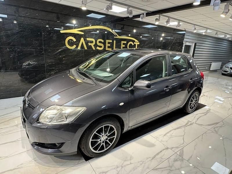 Begagnad Toyota Auris 125 HK (91 kW) 2008 Grå Halvkombi