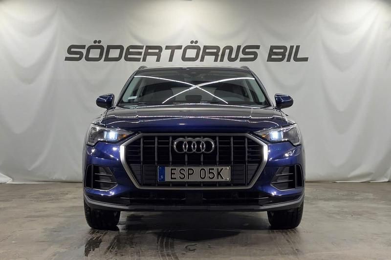 Begagnad Audi Q3 2022 Blå SUV