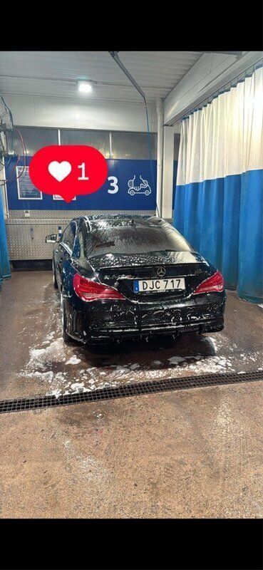 Svart Begagnad 2014 Mercedes CLA45 AMG AMG Sportkupé | 249 000 kr (Bra pris) - Bild 1/4