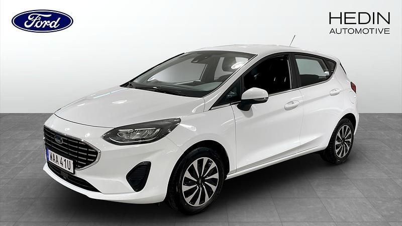 Frozen white Begagnad 2022 Ford Fiesta Titanium Halvkombi | 154 900 kr (Marknadspris) - Bild 1/4