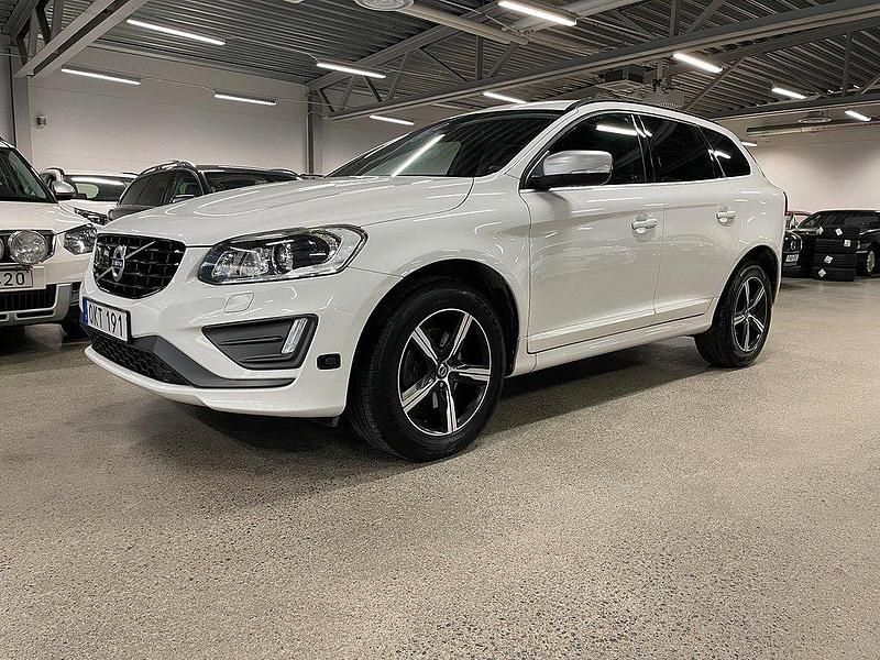 Vit Begagnad 2016 Volvo XC60 R-Design SUV | 239 900 kr (Lite dyr) - Bild 1/4