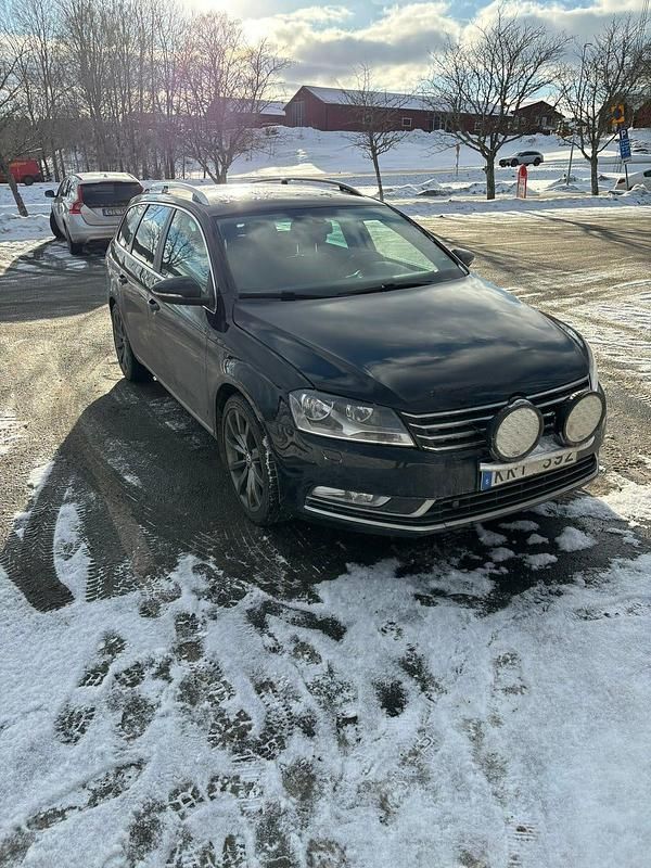 Svart Begagnad 2014 VW Passat Kombi | 65 000 kr (Marknadspris) - Bild 1/3