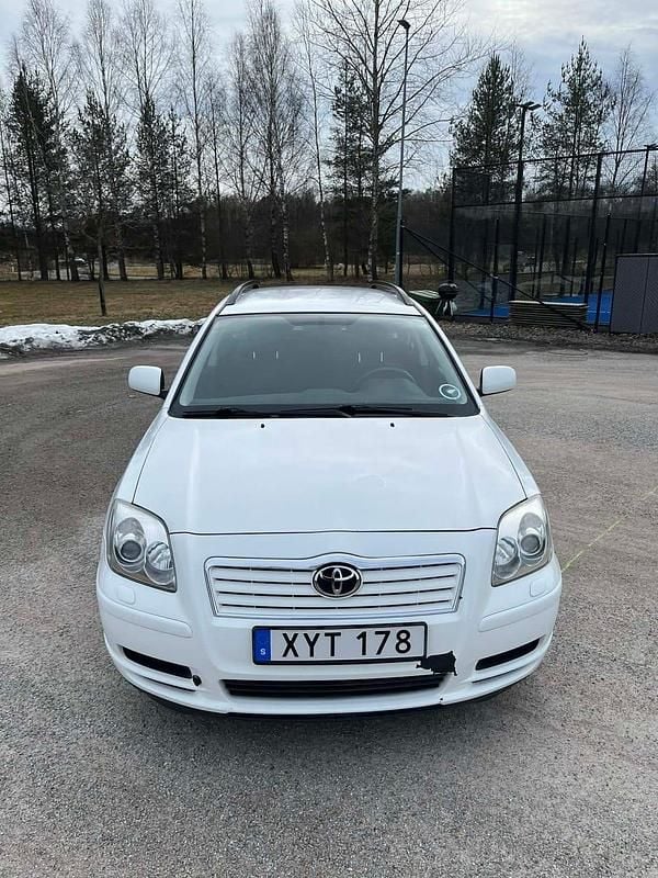 Begagnad 2006 Toyota Avensis Kombi | 27 500 kr (Marknadspris) - Bild 1/4