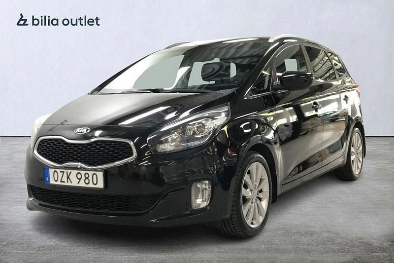 Svart Begagnad 2015 Kia Carens Comfort Minibuss | 134 900 kr (Marknadspris) - Bild 1/3