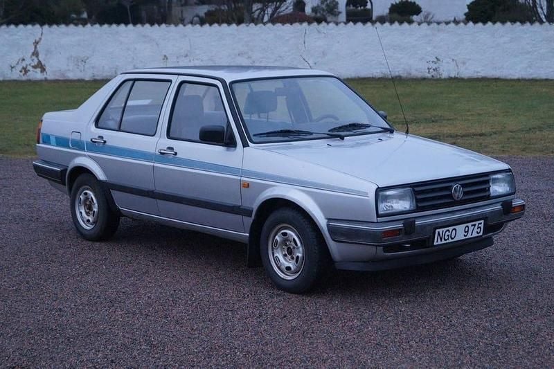 Begagnad VW Jetta 75 HK (55 kW) 1988 Grå Sedan