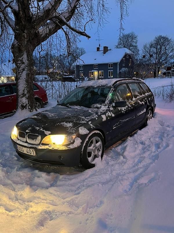 Begagnad 2004 BMW 320 Kombi | 17 500 kr - Bild 1/3