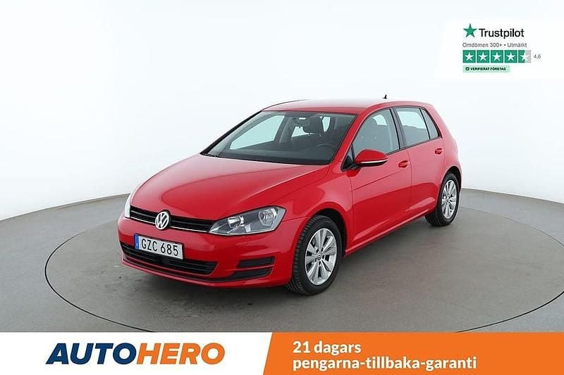 Röd Begagnad 2016 VW Golf VII Halvkombi | 95 000 kr (Bra pris) - Bild 1/4