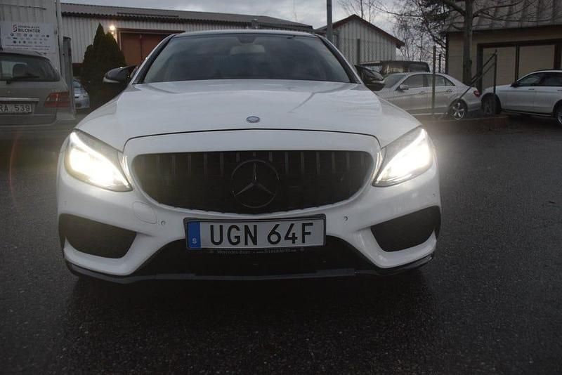 Begagnad Mercedes C300 AMG 245 HK (180 kW) 2015 Vit Sedan