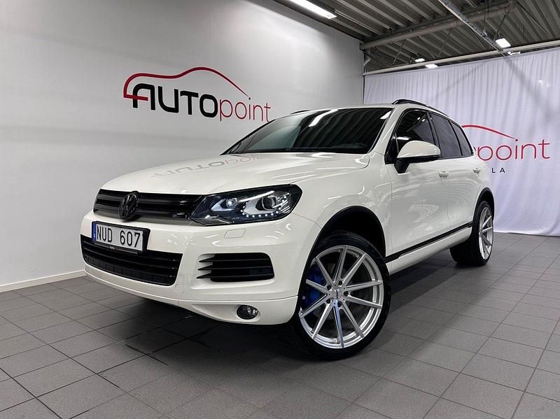 Vit Begagnad 2011 VW Touareg SUV | 169 800 kr (Marknadspris) - Bild 1/4