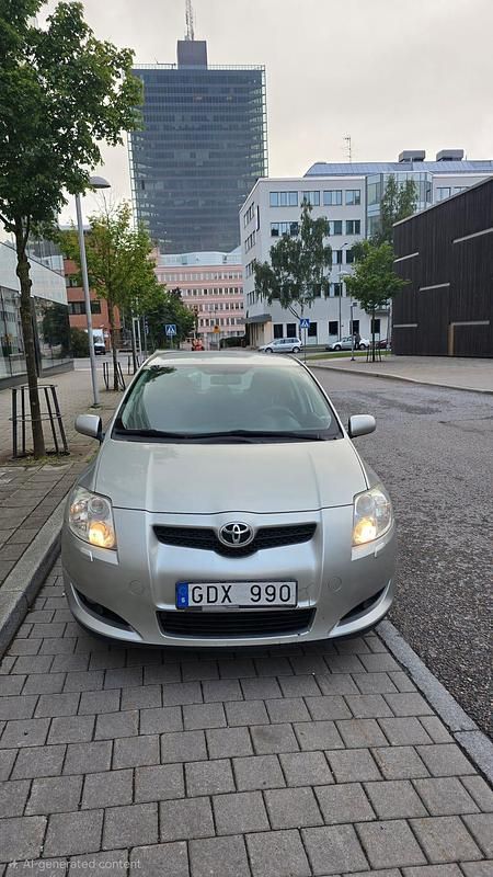 Begagnad 2008 Toyota Auris Halvkombi | 41 000 kr (Marknadspris) - Bild 1/3