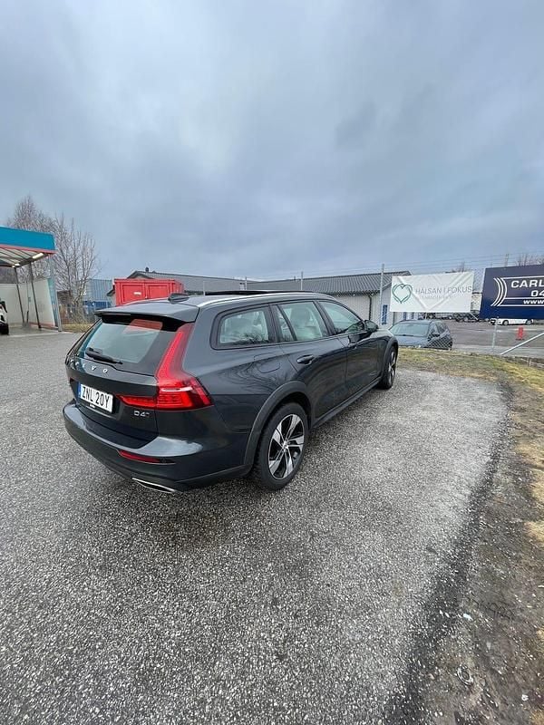 Begagnad Volvo V60 CC 190 HK (139 kW) 2020 Kombi