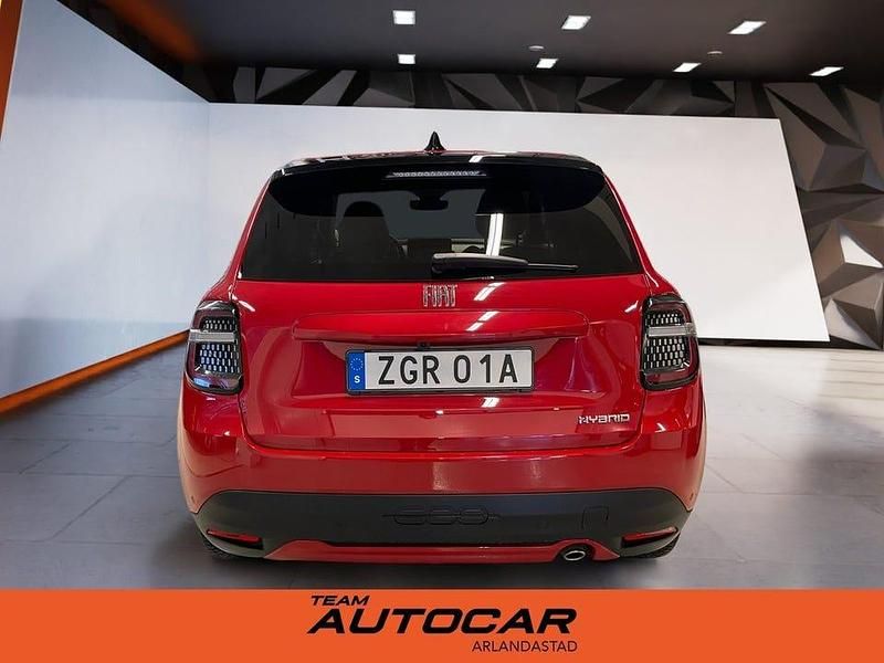 Begagnad Fiat 600 La Prima 101 HK (74 kW) 2023 Röd SUV