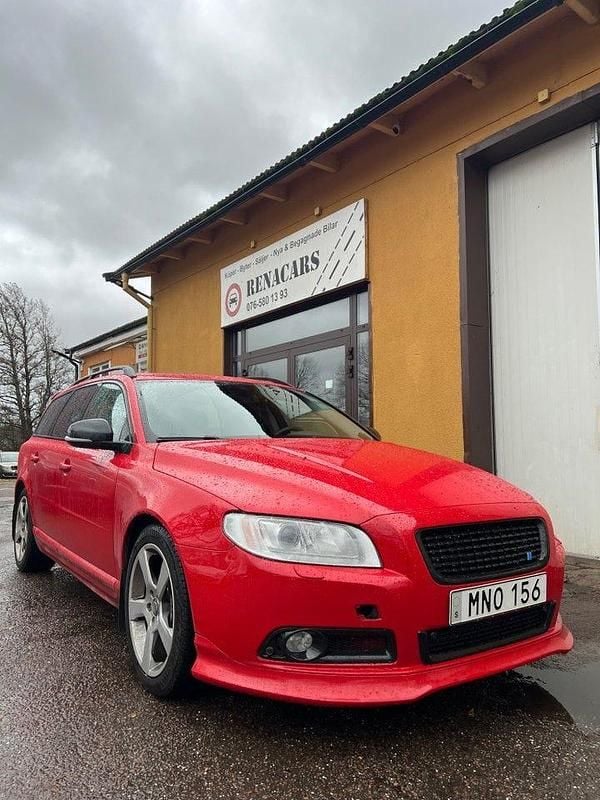 Röd Begagnad 2010 Volvo V70 R-Design Kombi | 25 000 kr (Superpris) - Bild 1/4