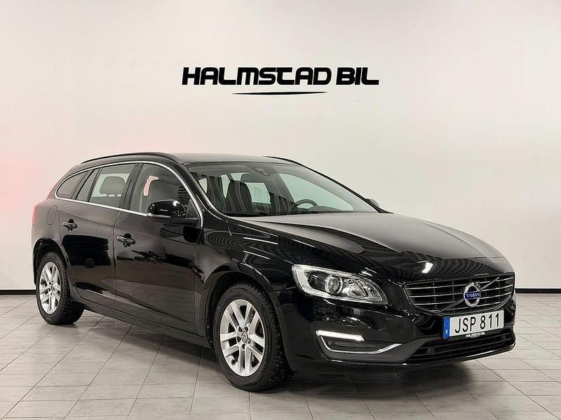 Begagnad Volvo V60 Momentum 190 HK (139 kW) 2016 Svart Kombi