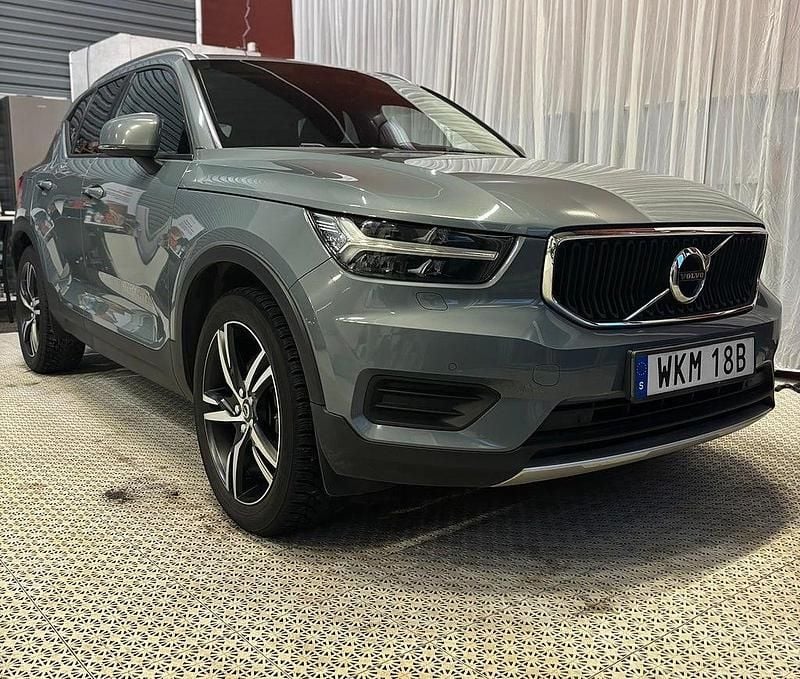 Begagnad Volvo XC40 Momentum 190 HK (139 kW) 2019 Grå SUV