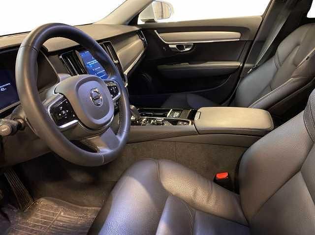 Begagnad Volvo V90 Core 355 HK (261 kW) 2024 Vit Kombi