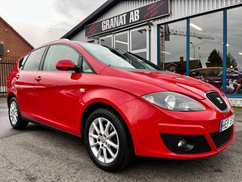 Röd Begagnad 2014 Seat Altea XL Minibuss | 65 000 kr (Lite dyr) - Bild 1/4