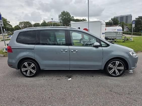 Grå Begagnad 2011 VW Sharan GT Minibuss | 110 000 kr (Lite dyr) - Bild 1/4