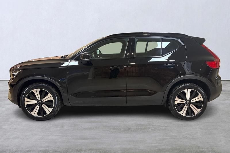 Begagnad Volvo XC40 Single Motor 175 kW (238 HK) 2023 Svart SUV