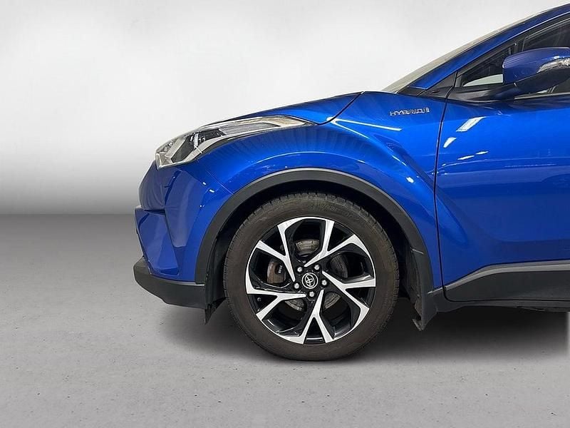 Begagnad Toyota C-HR Edition 122 HK (89 kW) 2018 Blå SUV