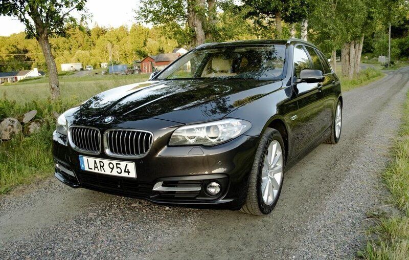 Brun Begagnad 2015 BMW 520 M Sport Kombi | 119 500 kr (Bra pris) - Bild 1/4