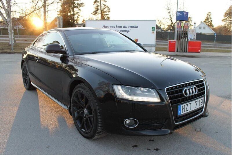 Svart Begagnad 2009 Audi A5 Comfort Sportkupé | 69 999 kr (Marknadspris) - Bild 1/4