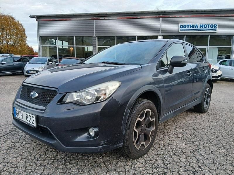 Mörkgrå (grå) Begagnad 2012 Subaru XV SUV | 39 900 kr (Marknadspris) - Bild 1/4