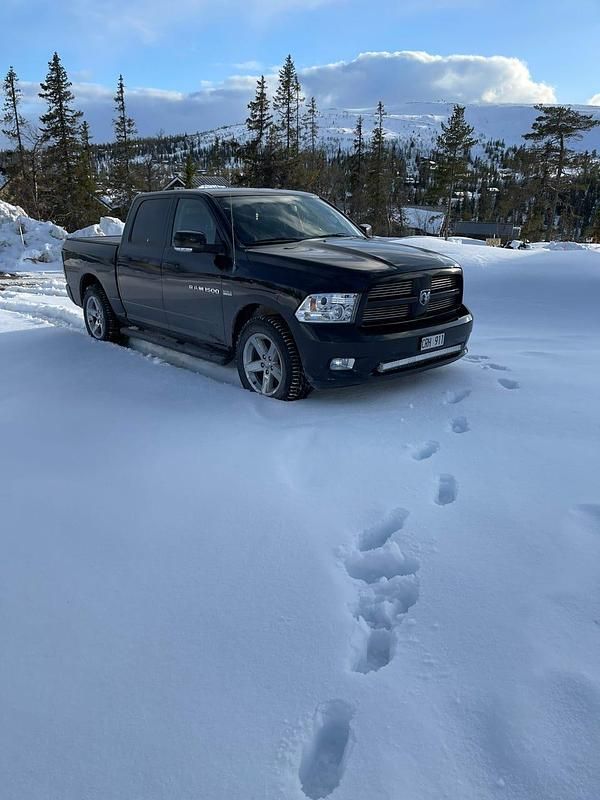 Begagnad RAM 1500 395 HK (290 kW) 2011 Pickup