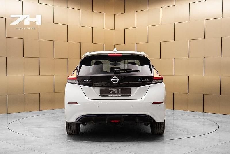 Begagnad Nissan Leaf 360º 160 kW (218 HK) 2021 Vit Halvkombi