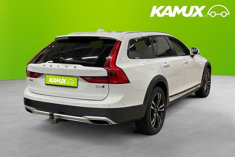 Begagnad Volvo V90 CC Inscription 190 HK (139 kW) 2017 Vit Kombi