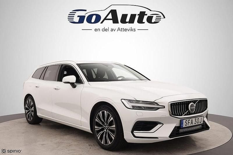 Vit Begagnad 2024 Volvo V60 Core Kombi | 429 500 kr (Marknadspris) - Bild 1/2