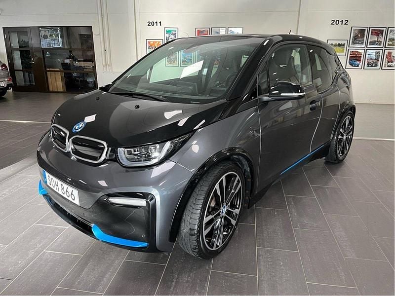 Grå Begagnad 2020 BMW i3 Comfort Edition Halvkombi | 275 000 kr (Dyr) - Bild 1/4