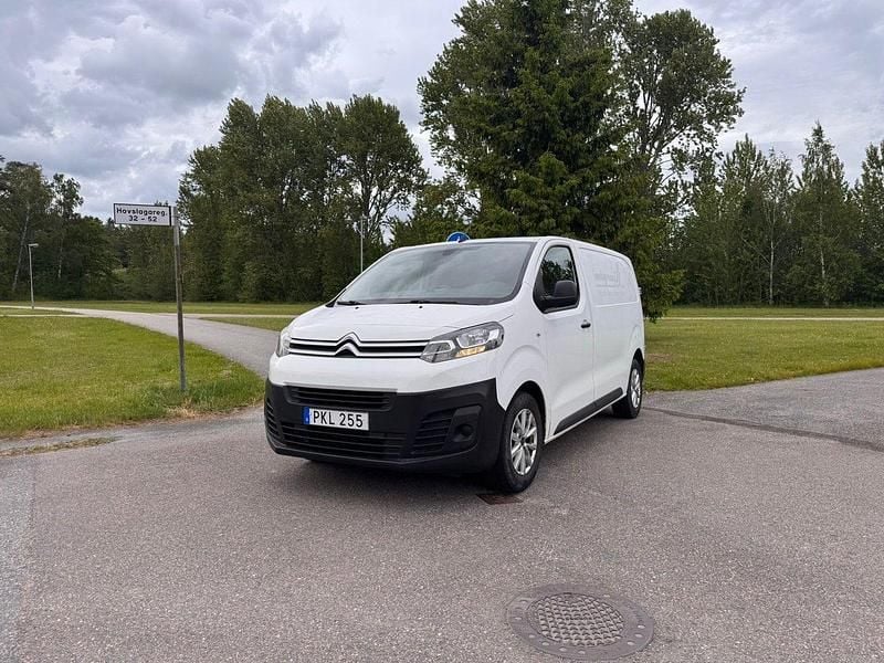Vit Begagnad 2017 Citroën Jumpy Minibuss | 115 000 kr (Superpris) - Bild 1/4