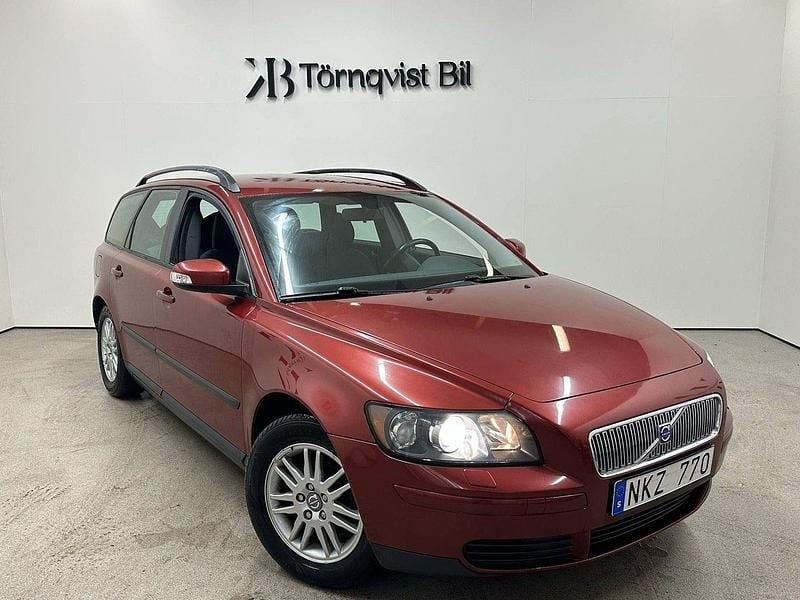 Röd Begagnad 2006 Volvo V50 Kinetic Kombi | 29 990 kr (Bra pris) - Bild 1/4