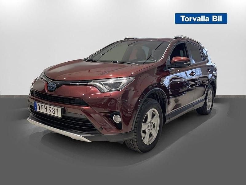 Röd Begagnad 2016 Toyota RAV4 Hybrid Active SUV | 204 900 kr (Marknadspris) - Bild 1/4