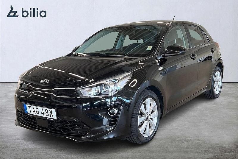 Svart Begagnad 2021 Kia Rio Advance Halvkombi | 159 900 kr (Marknadspris) - Bild 1/3