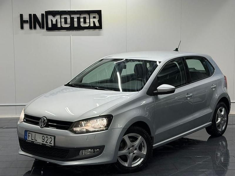 Silver Begagnad 2013 VW Polo Halvkombi | 99 900 kr (Lite dyr) - Bild 1/4